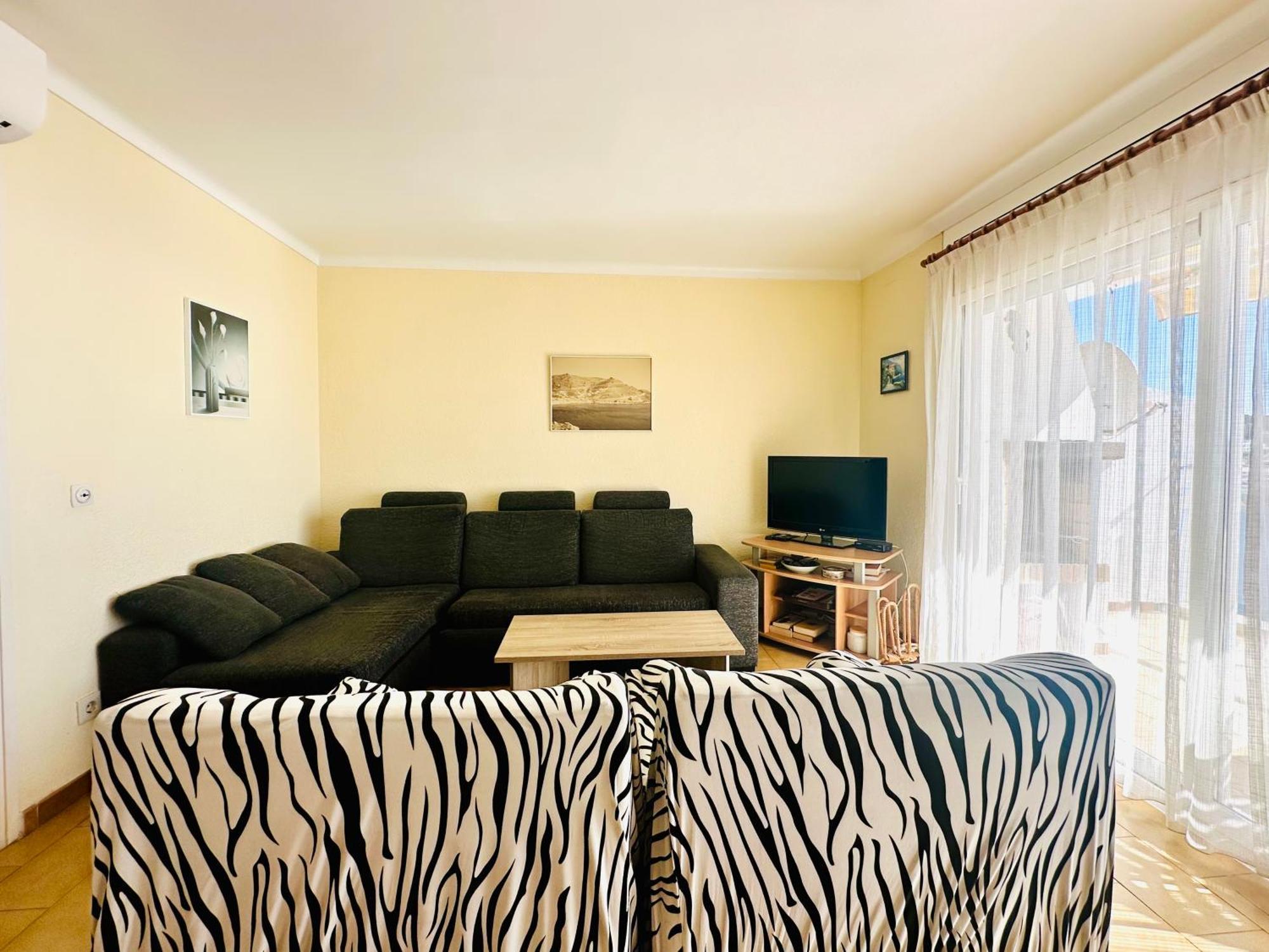 3335 Mirador Ii